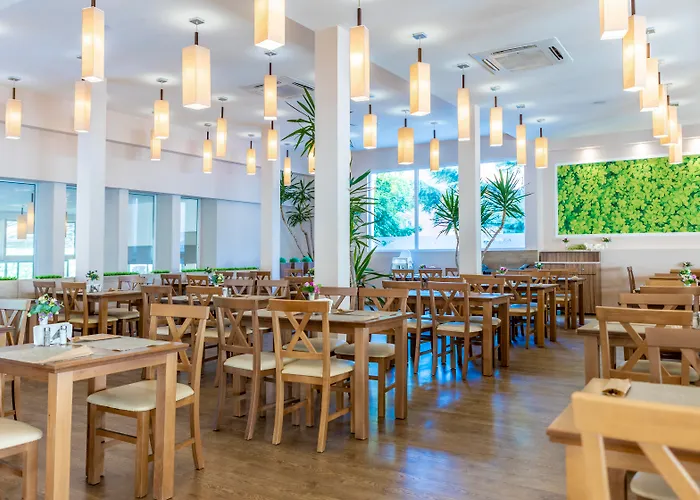 Asteria Family Sunny Hotel 4*