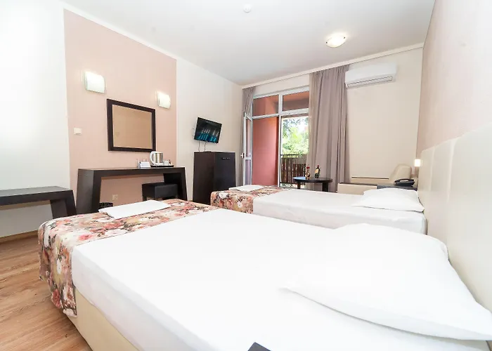 ホテル Asteria Family Sunny 4*